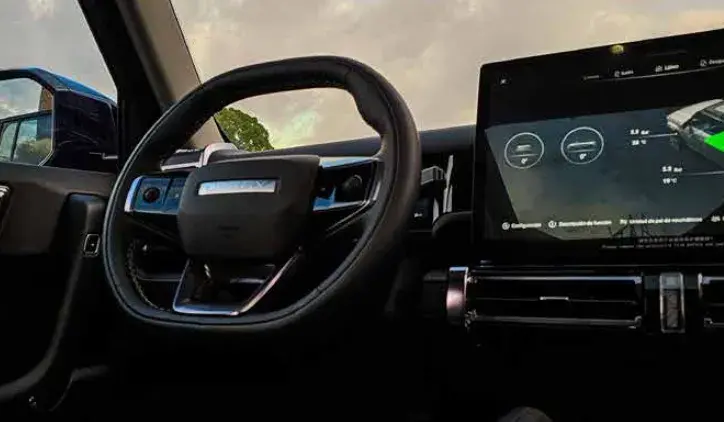 Camioneta eléctrica en Colombia iCAR 03