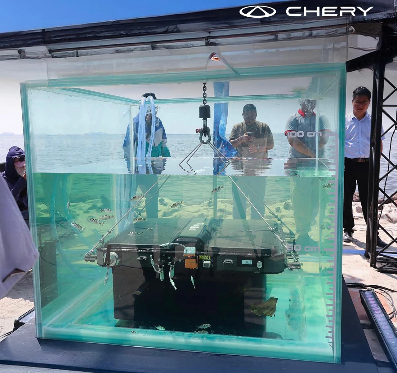 Batería CSH en prueba de resistencia bajo agua salada.